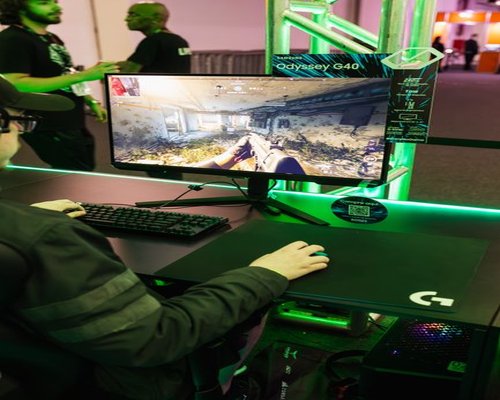 Gaming PC and monitor exhibition